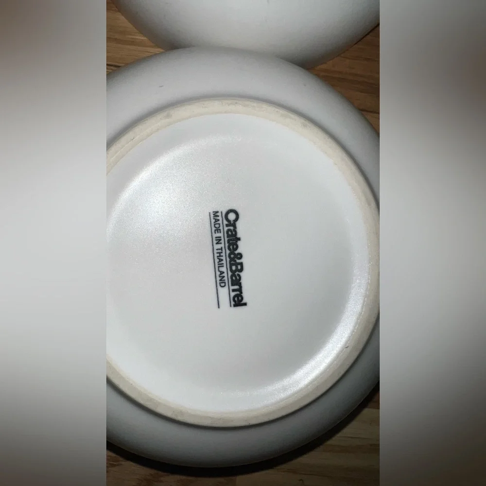 Set of 4 Crate & Barrel Brio Blue White Cereal Soup Bowls Stackable